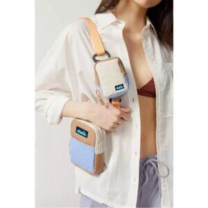 09 UO Kavu Yorktown Mix 2 N 1 Crossbody Bag In Camp Time